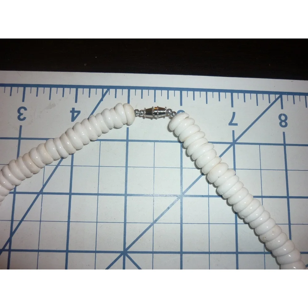 Vintage Genuine White Puka Shell Choker Necklace NWT Deadstock Hawaiian Beach